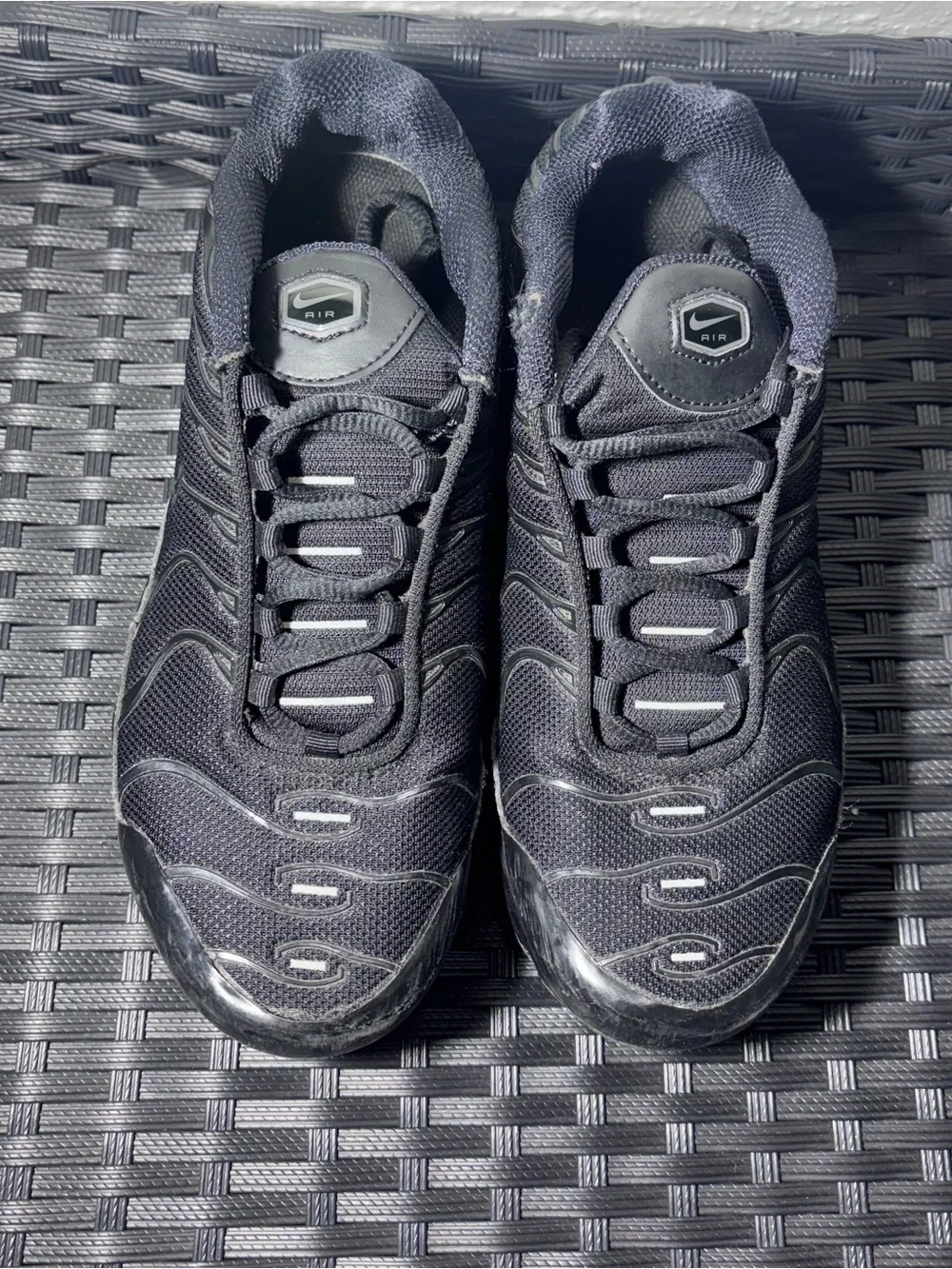 Nike Air Max Plus Size 6.5 Y Black Athletic Sneakers